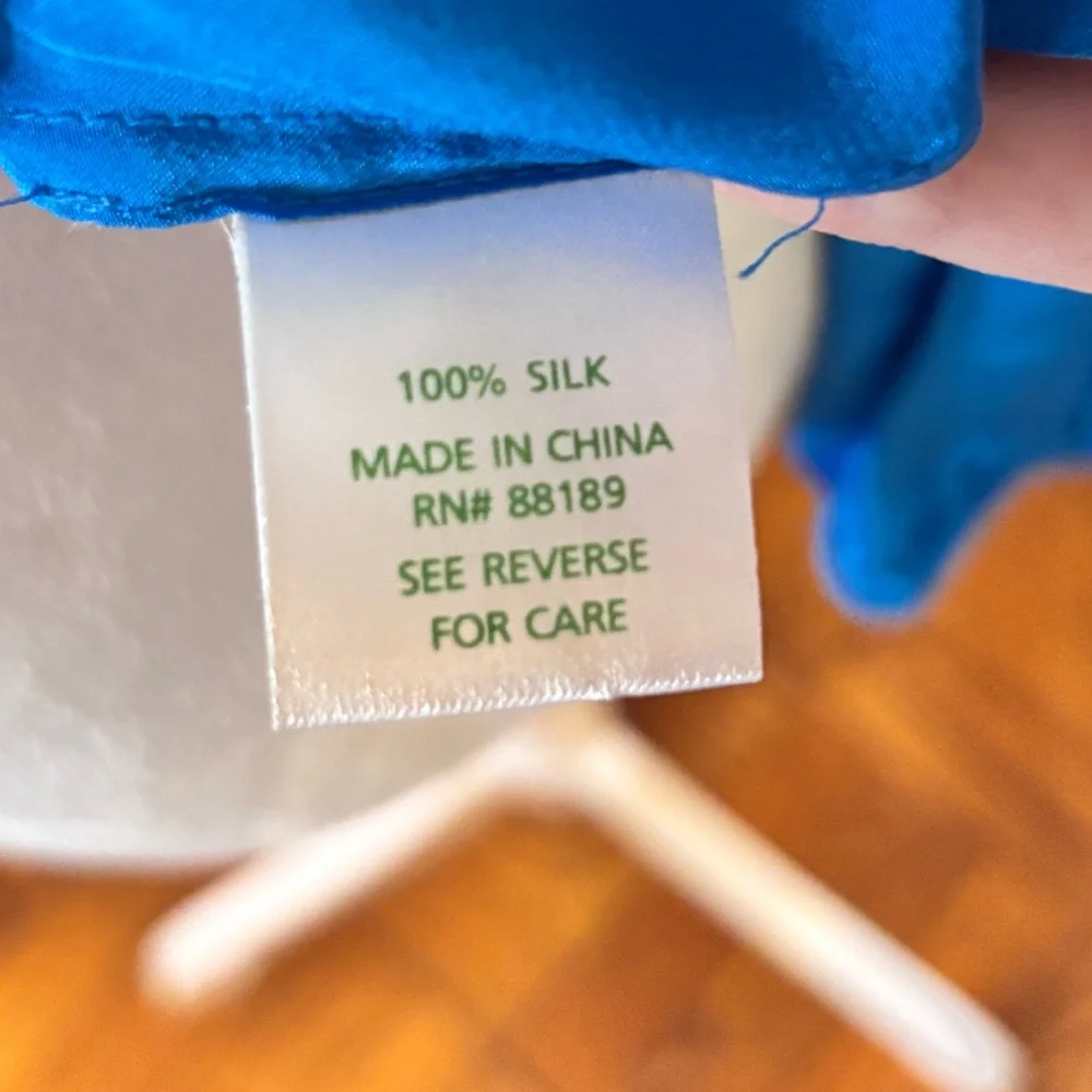 Lilly Pulitzer silk v neck blouse woman’s xs - Picture 7 of 9